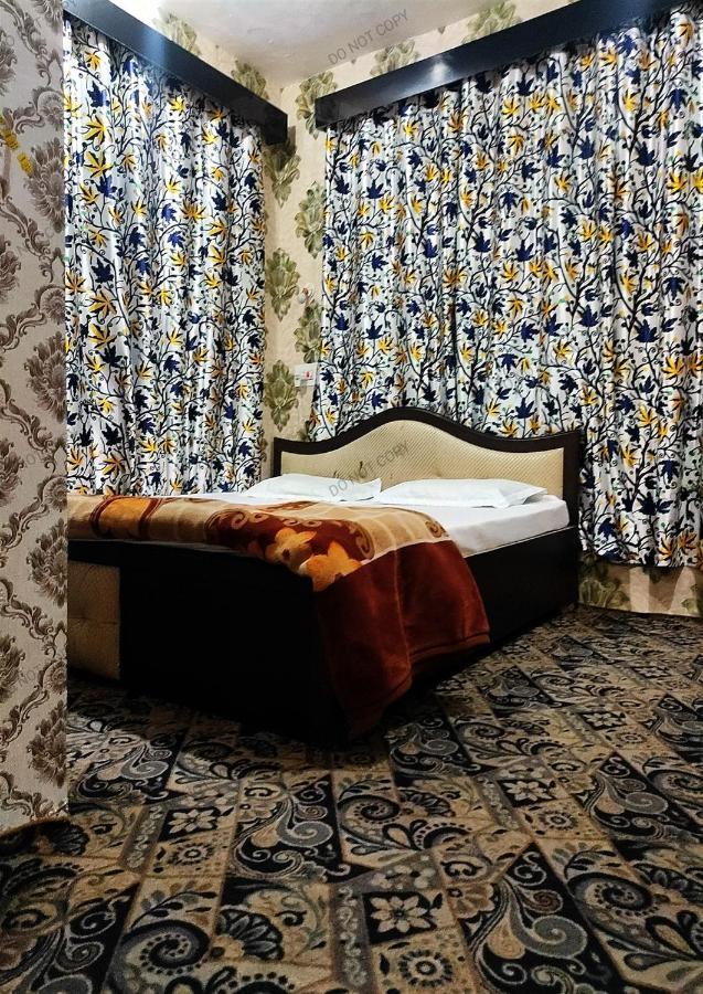 Fabulous Kashmir Srinagar Hotell Exteriör bild