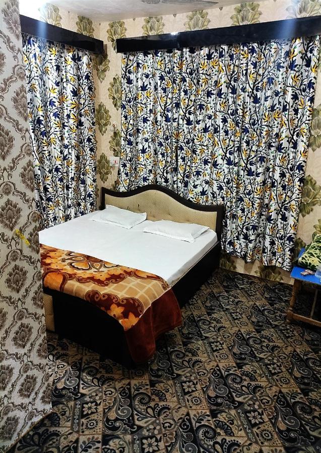 Fabulous Kashmir Srinagar Hotell Exteriör bild