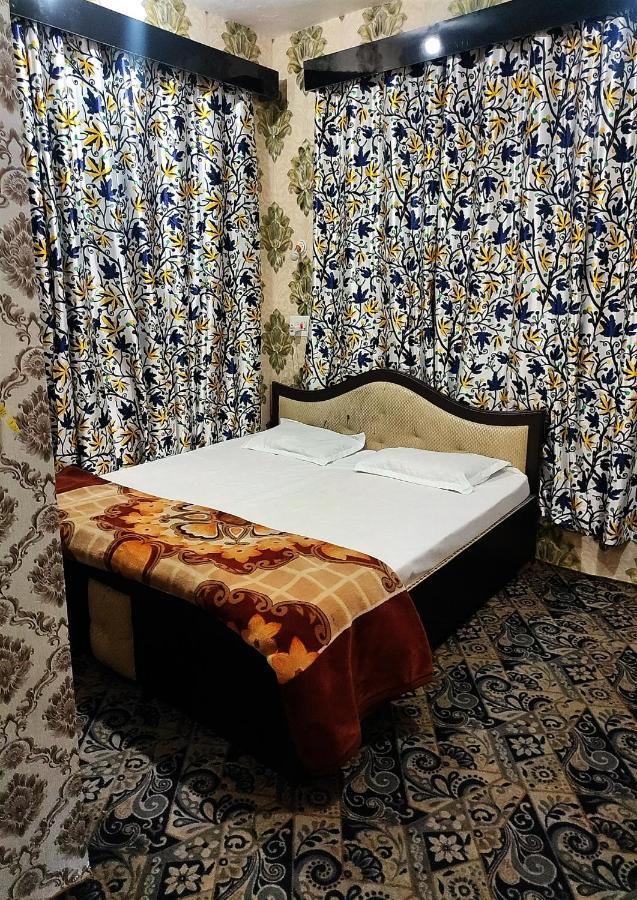 Fabulous Kashmir Srinagar Hotell Exteriör bild