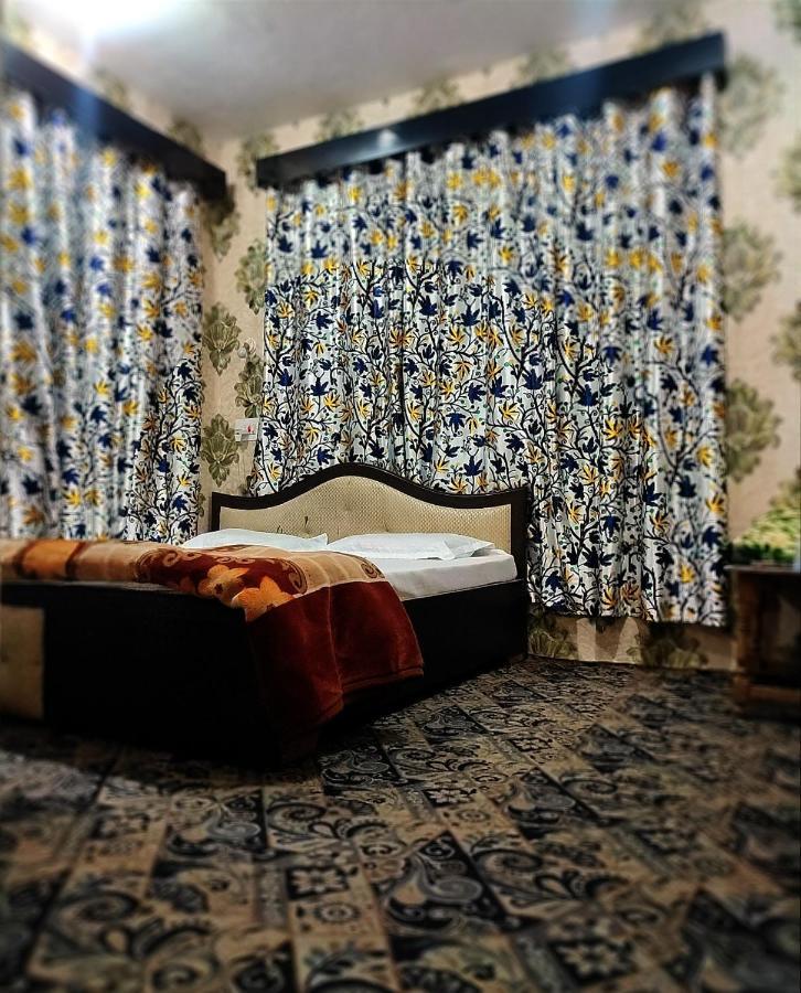 Fabulous Kashmir Srinagar Hotell Exteriör bild