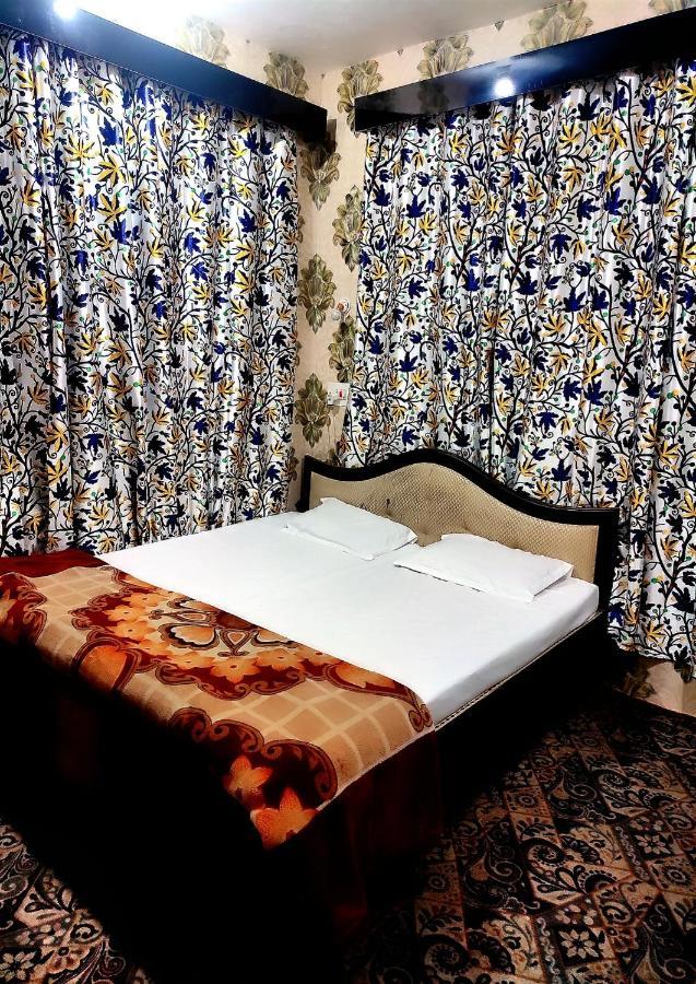 Fabulous Kashmir Srinagar Hotell Exteriör bild