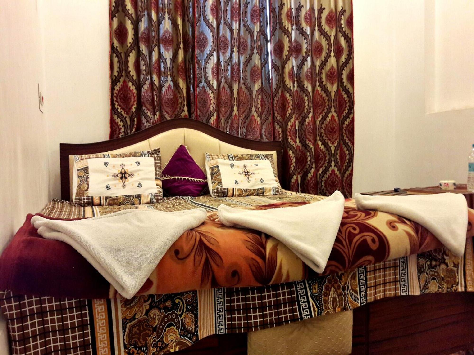 Fabulous Kashmir Srinagar Hotell Exteriör bild